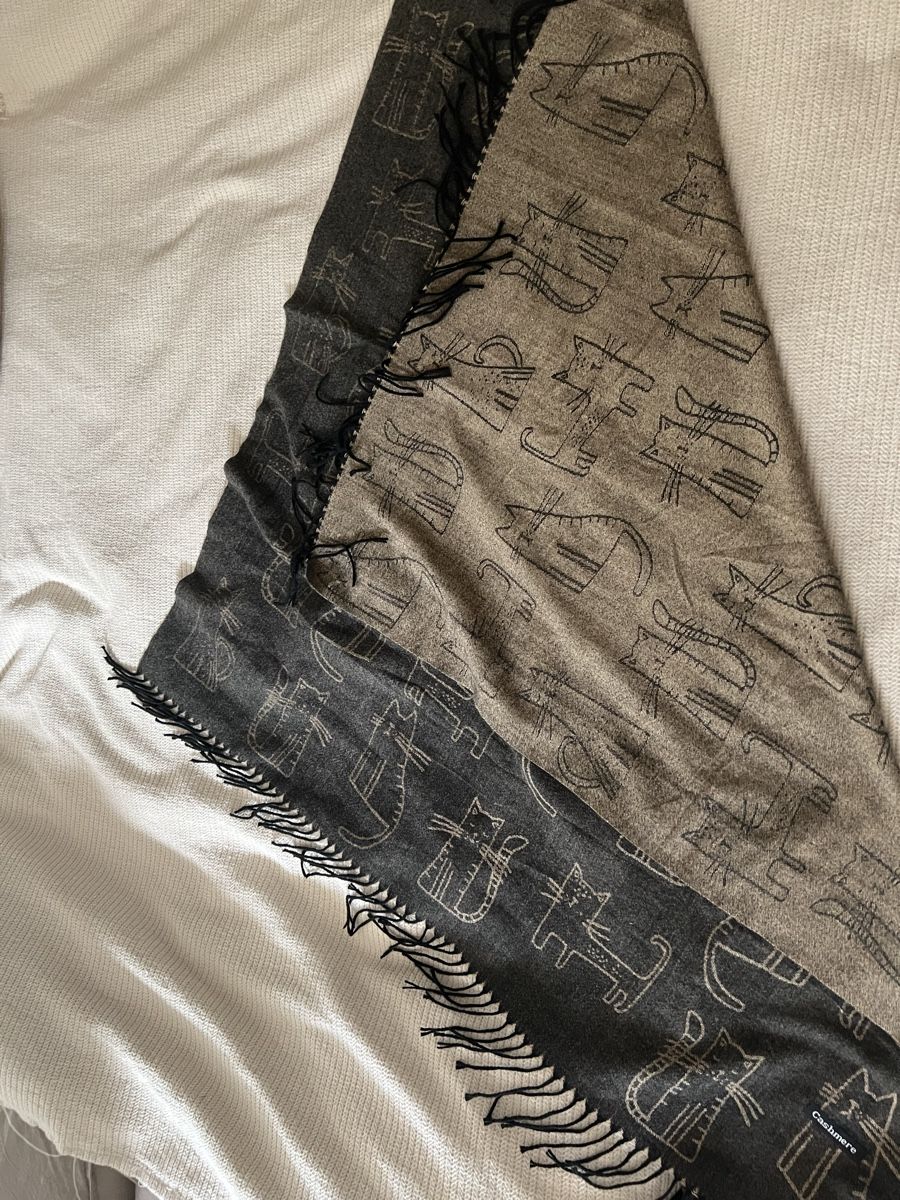 Foulard & Sciarpe: Kaschmir-Schal mit Katzenmotiv Neu – Nuovo e nell'imballaggio originale da Zürich venduto da Vma_reuse 2