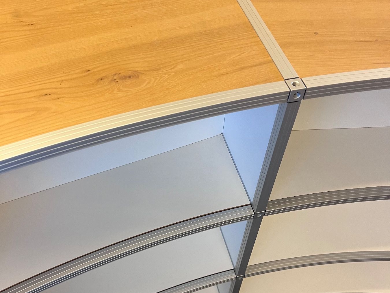 Allestimento di negozi e stand fieristici: Büro Empfangstheken – Usato da Reinach BL venduto da tba_2gyj 2