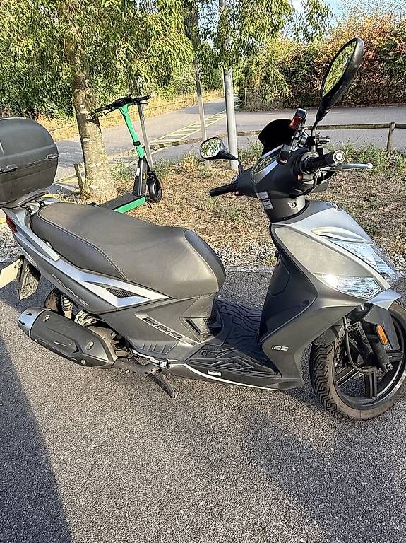 Kymco Scooters: Kymco agility 125 inkl. Topcase – Gebraucht aus Basel von Toprakbs 2