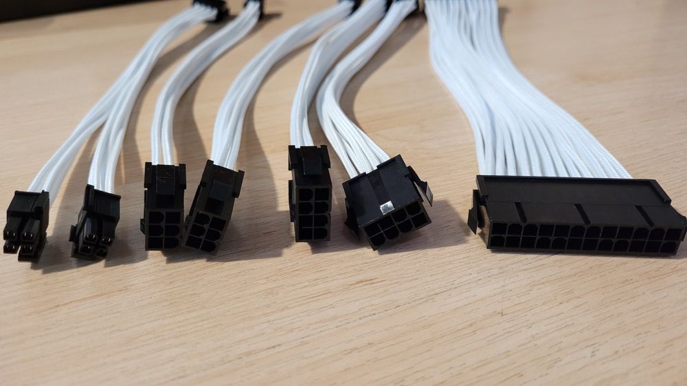 Laufwerke & Adapter: Sleeved cable extension kit, weiss, 30cm, neu in OVP – Neu und originalverpackt aus Brig von Mike69 3
