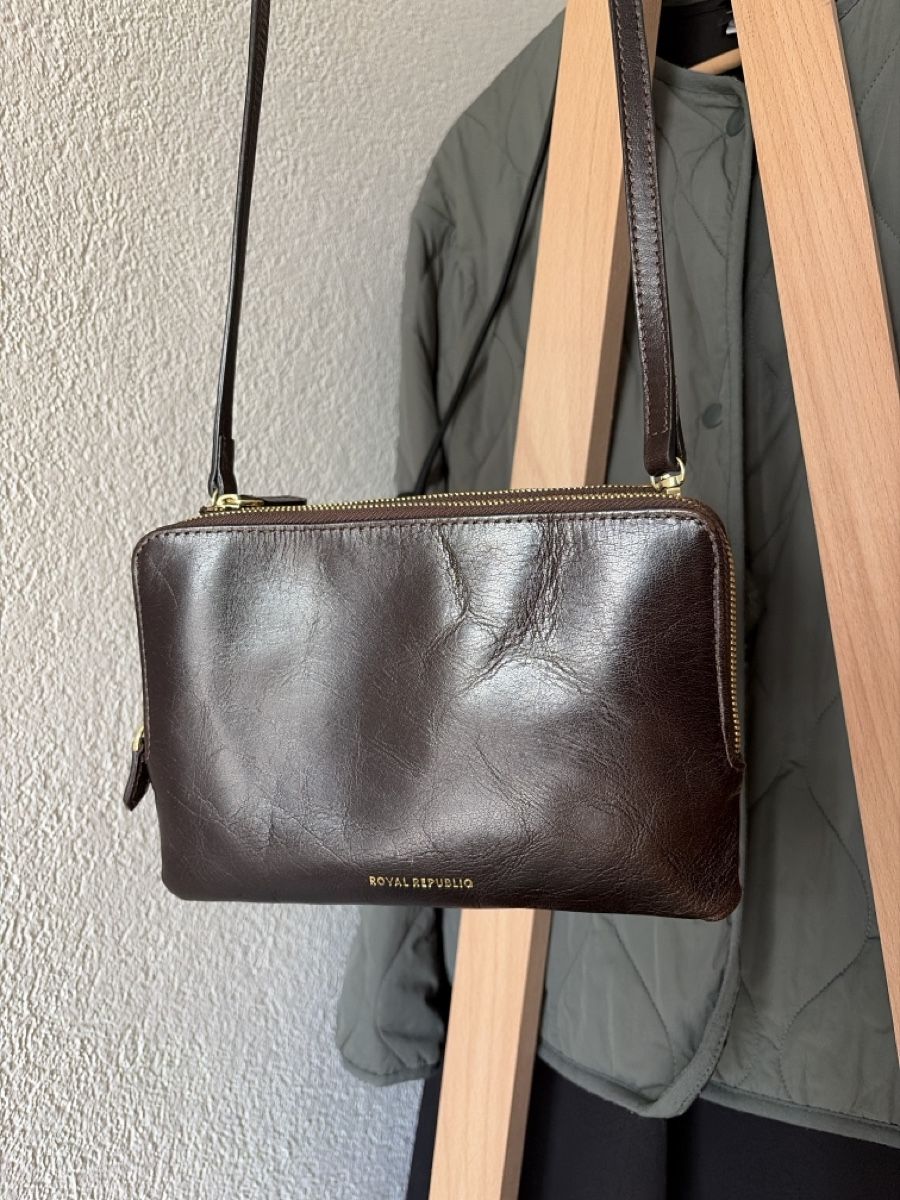 Borse da donna: Tasche von Royal Republiq – Usato da Allschwil venduto da Fialova