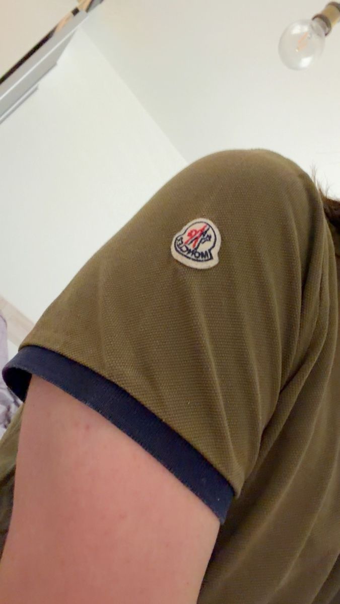 Moncler Magliette Polo: Polo Moncler – Nuovo (secondo la descrizione) da Bulle venduto da gre_v7rv 3