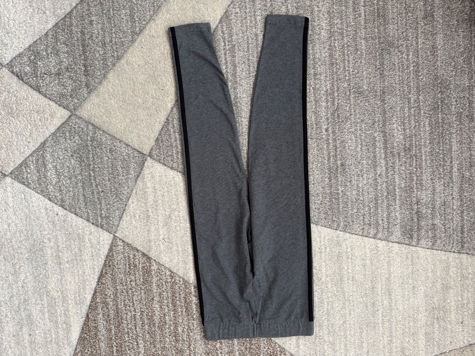 Adidas Calze & Collant: Leggins Adidas Gr.152 NEU graue – Nuovo e nell'imballaggio originale da Zürich venduto da Rolik123 1
