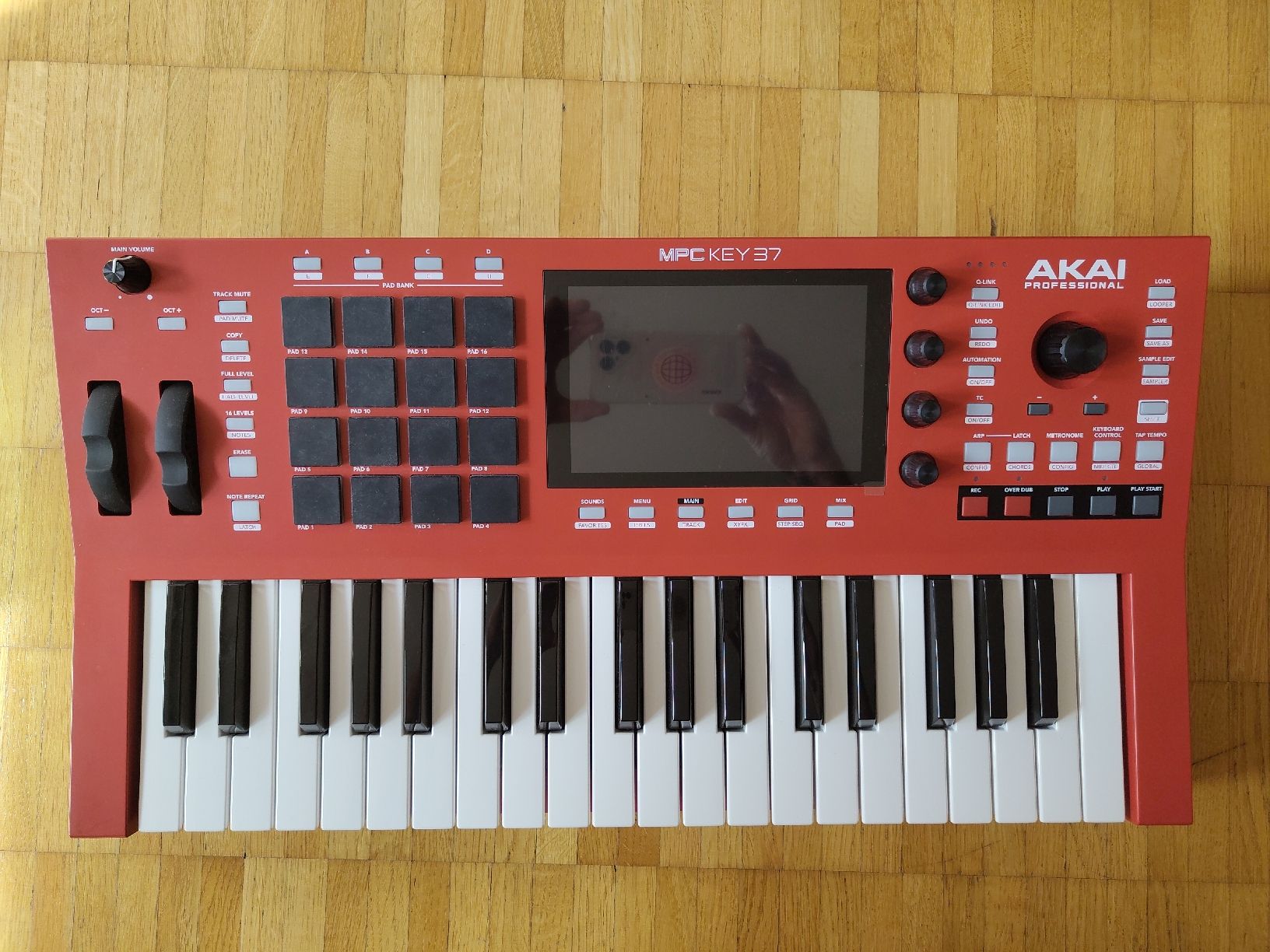 Akai Strumenti musicali: AKAI MPC KEY 37 – Usato da Zürich venduto da Master_Blaster