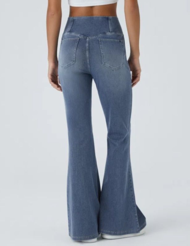 Halara Jeans: Schlaghosen – Nuovo (secondo la descrizione) da Innerthal venduto da System_of_a_down 1
