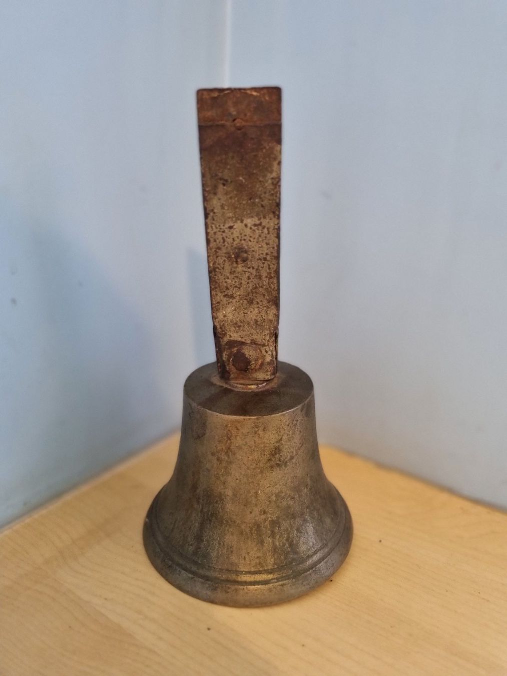 Glocken & Treicheln: Alte Glocke – Gebraucht aus Bern von llewellyn1ne 2