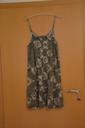 TAILLE 48-50 - JOLIE ROBE