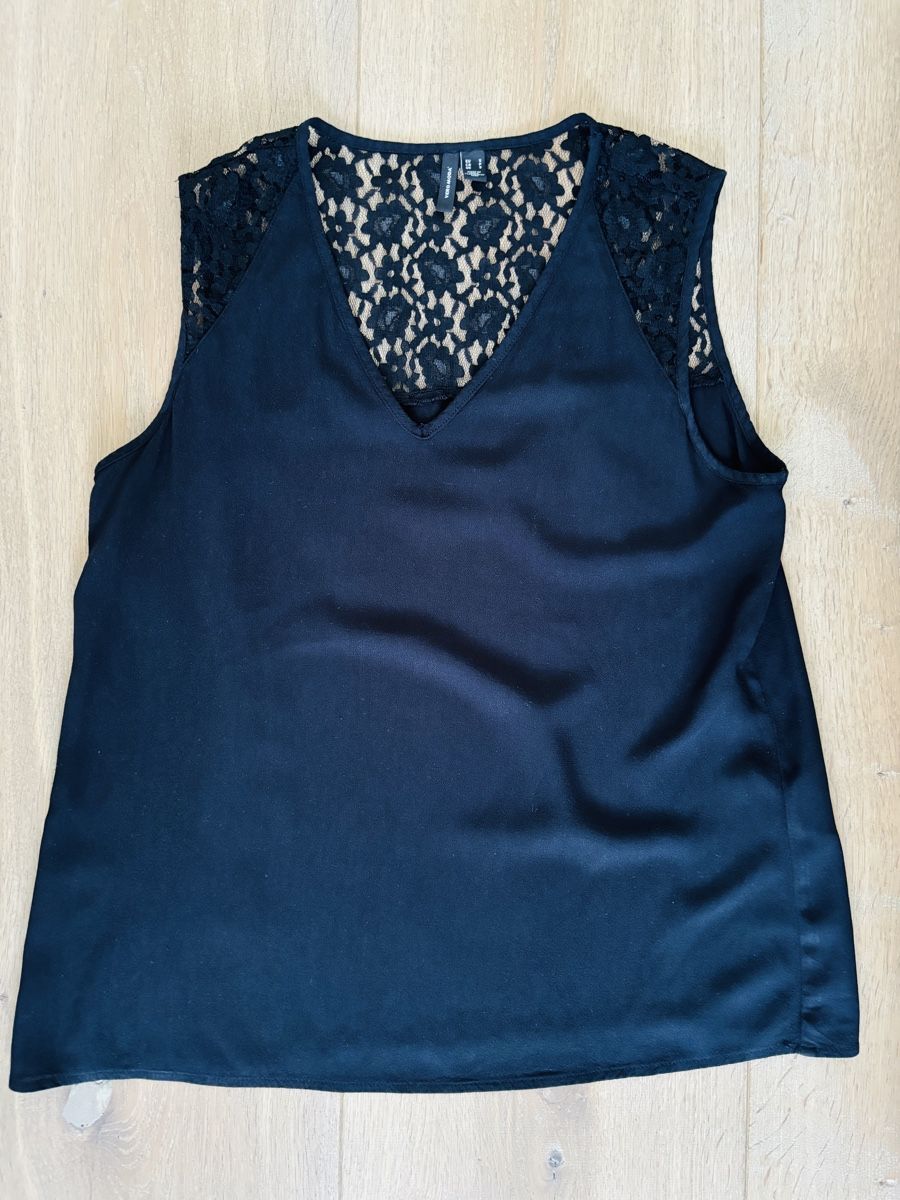 Vero Moda Top: Schwarzes Vero Moda Top mit Spitze, Gr. S - NEU – Nuovo (secondo la descrizione) da Ennetbürgen venduto da Evelyne_G