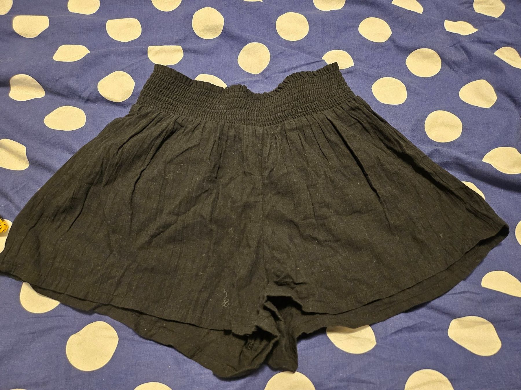 Calzedonia Pantaloni: Calzendonia shorts gr s – Nuovo e nell'imballaggio originale da Dietikon venduto da Eleda
