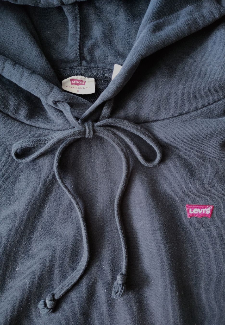 Levi's Maglioni & Felpe: Schwarzer Hoodie von Levi's Grösse S – Usato da Oberuzwil venduto da yaramelina 1