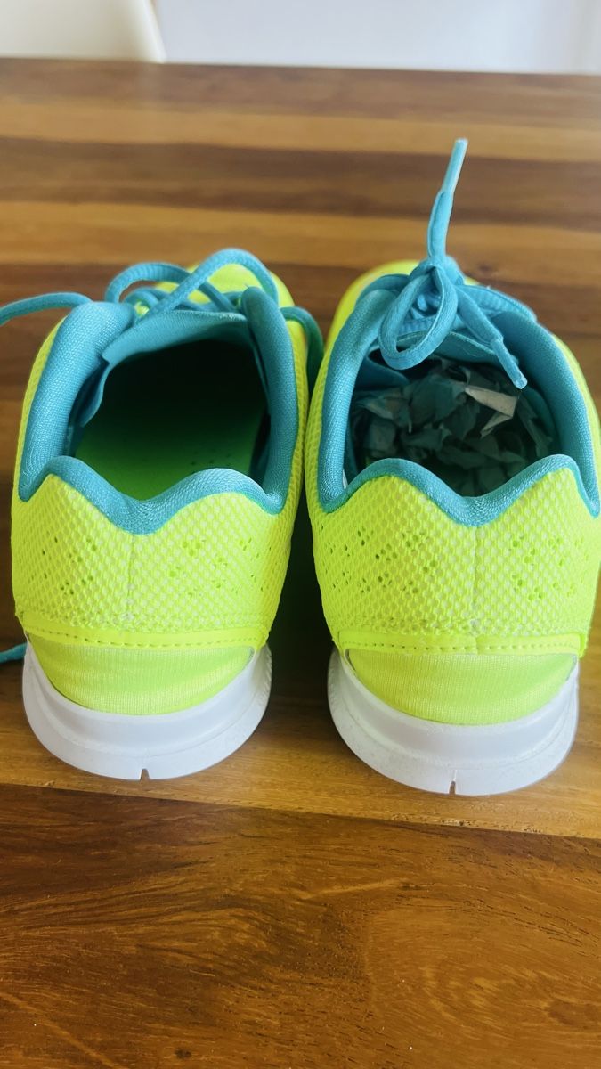 Nike Scarpe da donna: NIKE / UNDER ARMOUR SPORTSET – Nuovo e nell'imballaggio originale da Jona venduto da Lili.lou 1