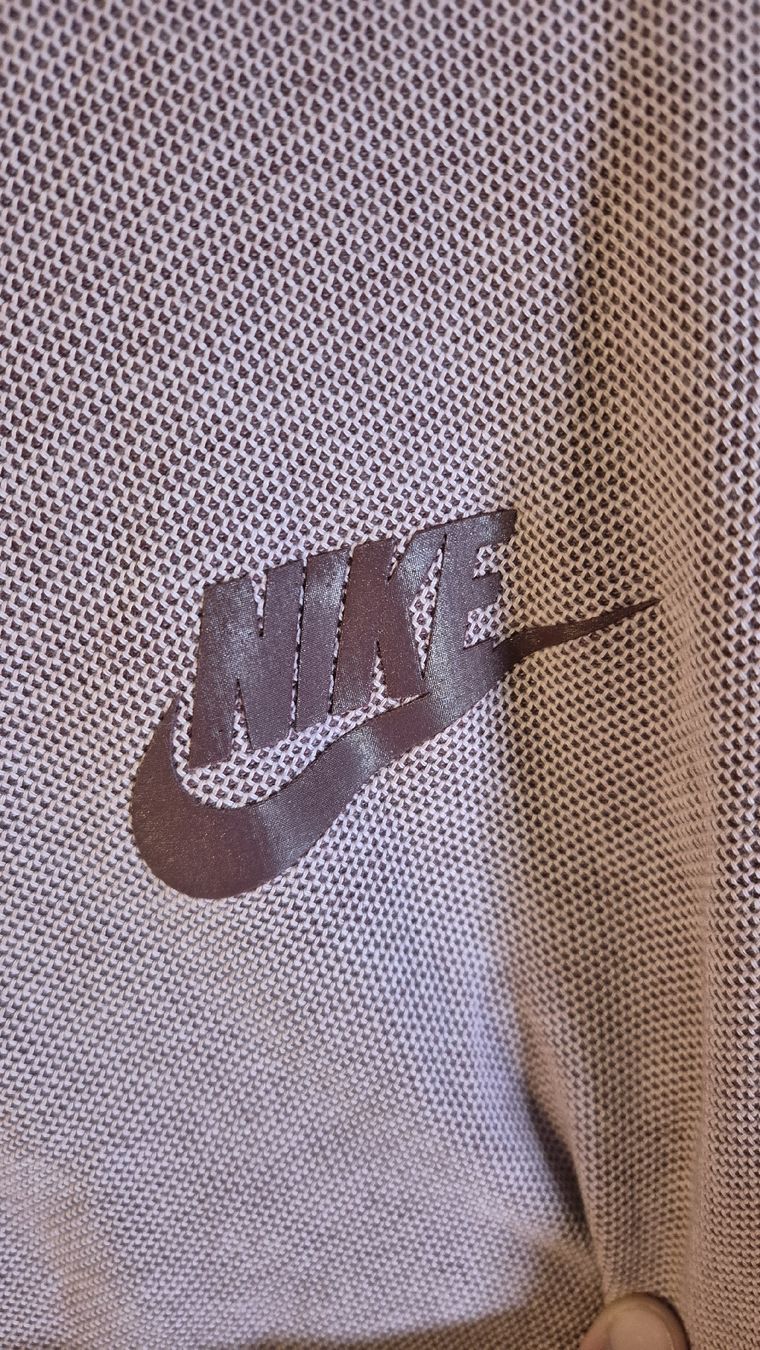 Nike T-shirt: Nike T shirt – Usato da Locarno venduto da Johnnys_Retro_Shop 4