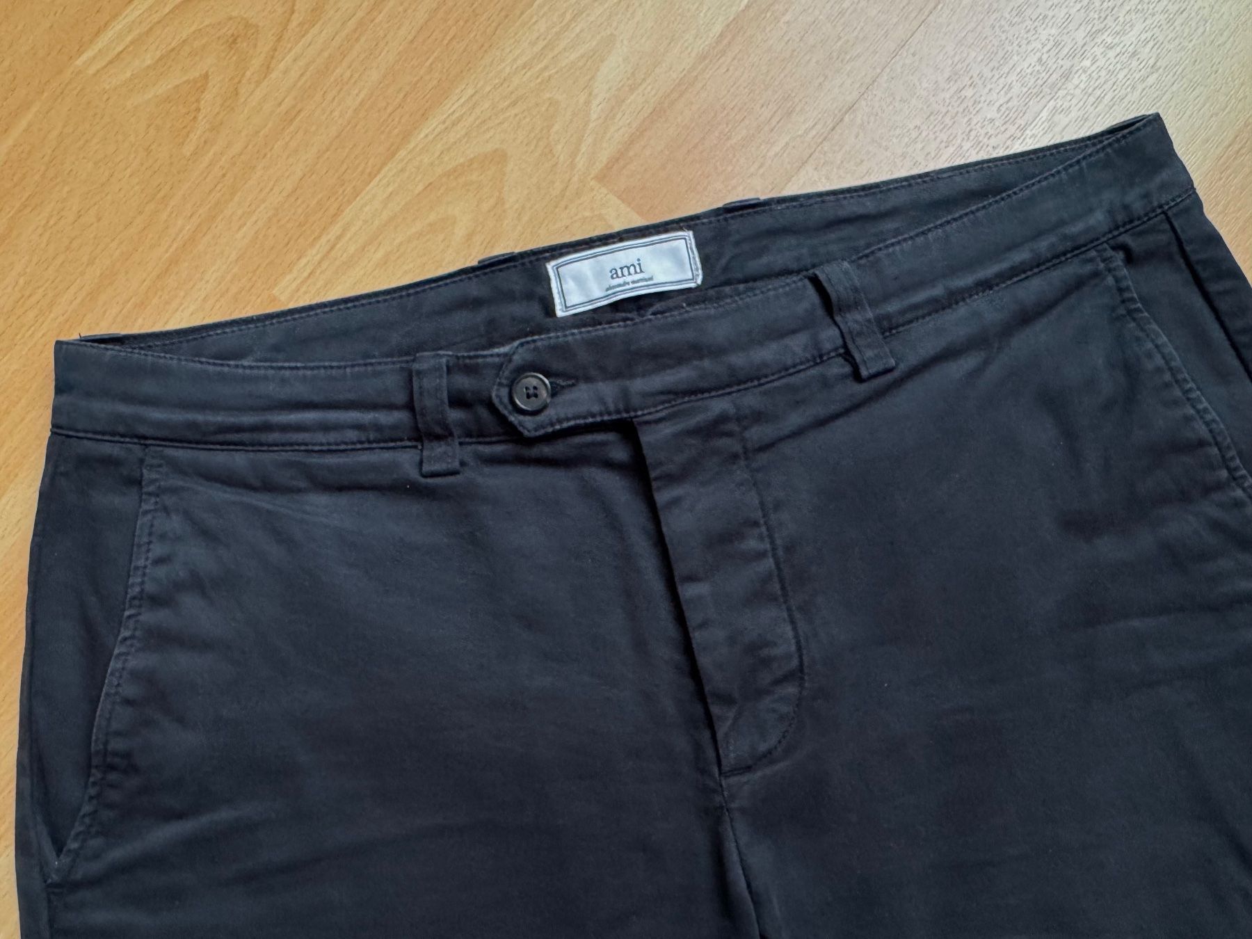 Pantaloni: Ami Paris Shorts Grösse M – Usato da Zürich venduto da cvds 1