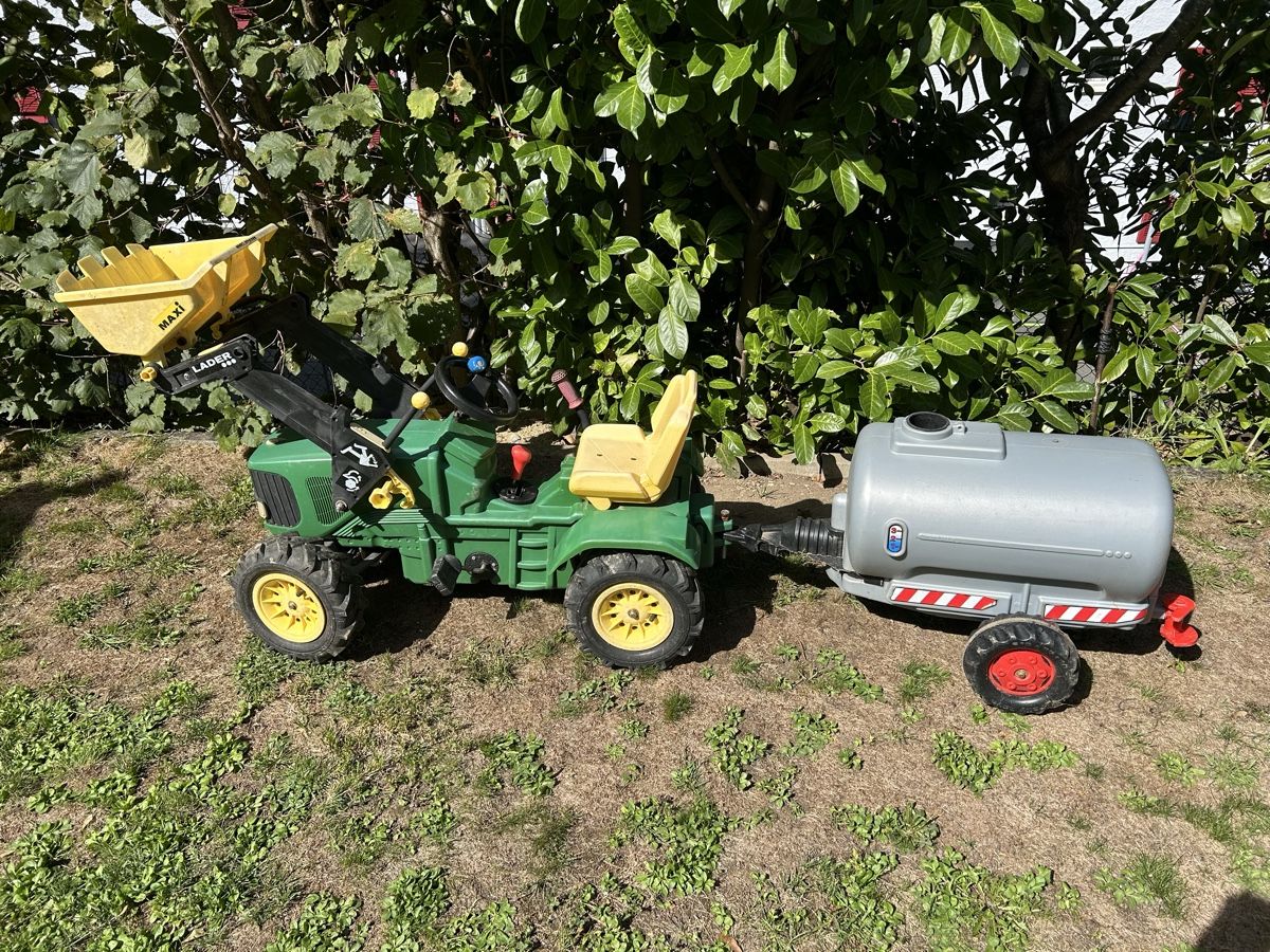 John Deere Fahrzeuge für Kinder: Kindertraktor mit Zubehör – Gebraucht aus Schaffhausen von thomas084