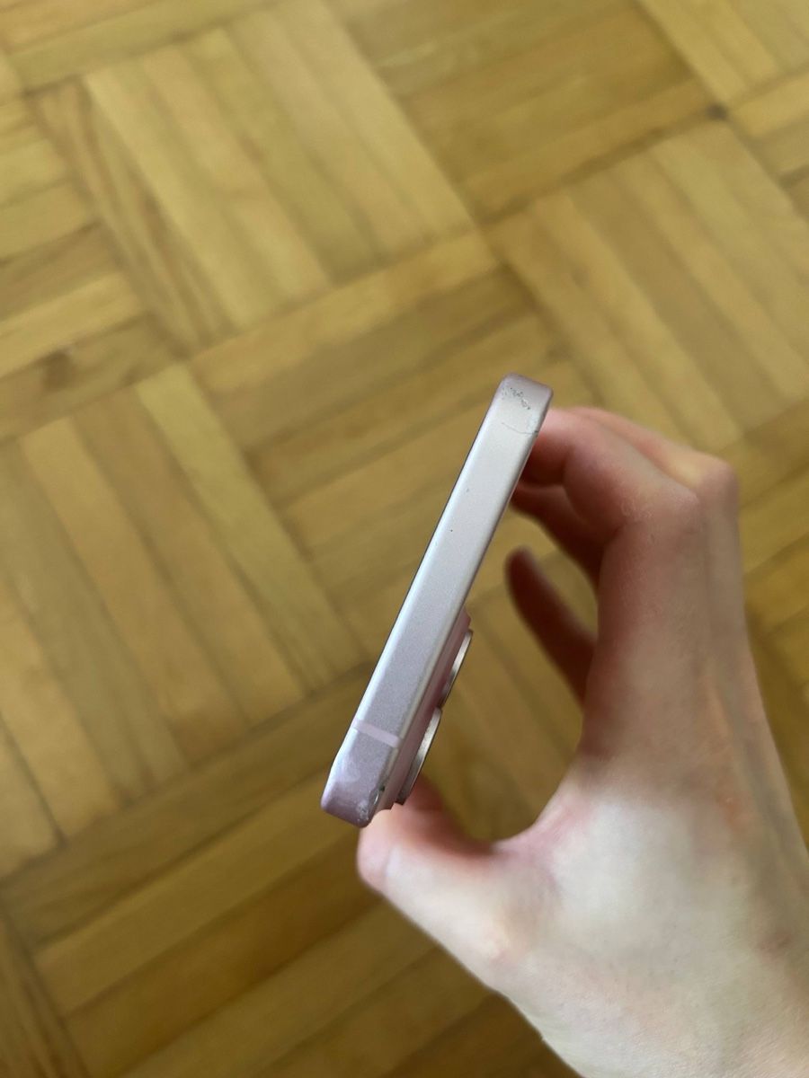 Apple Telefoni cellulari / Smartphones: iPhone 15 256GB rose – Usato da Ecublens VD venduto da Alan2026 4