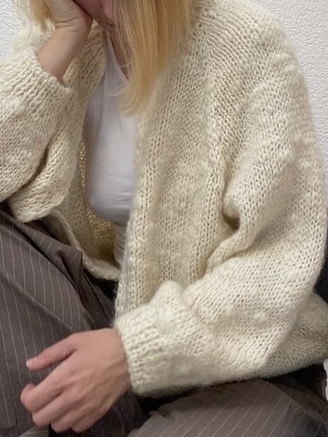 Maglioni & Felpe: Handgestrickte Cardigan – Nuovo e nell'imballaggio originale da Aeschi b. Spiez venduto da dar_sjp8 3