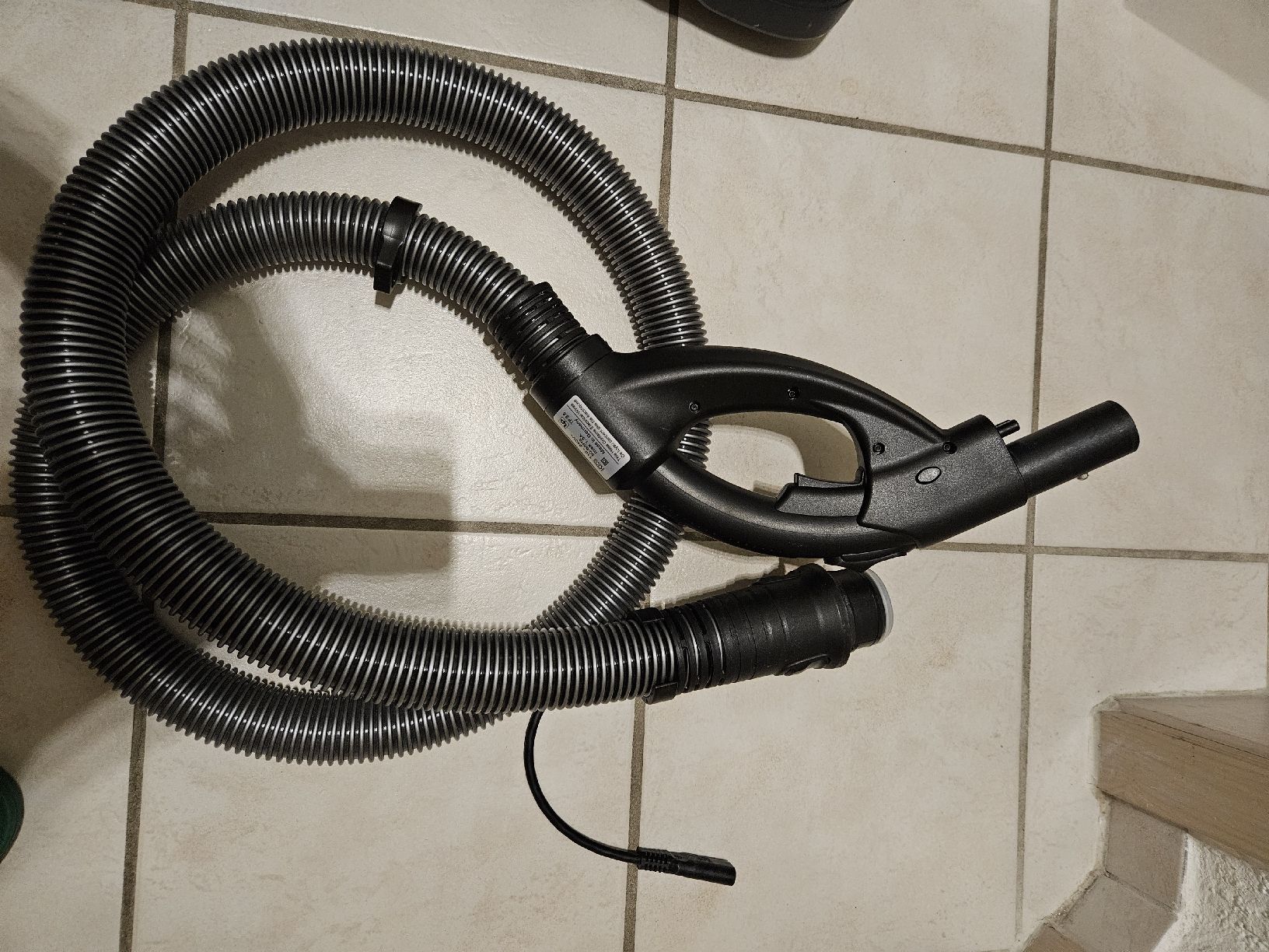 Prowin Aspirapolveri & Accessori: Prowin Win-i Schlauch zu Elektrobürste – Usato da Seon venduto da Julia87