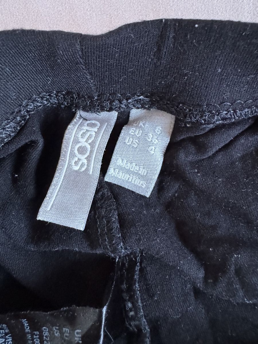 Asos Leggings: ASOS Schwangeschaft Leggings, Schwarz, Gr. 36 – Usato da Nottwil venduto da sukkus.ch 1