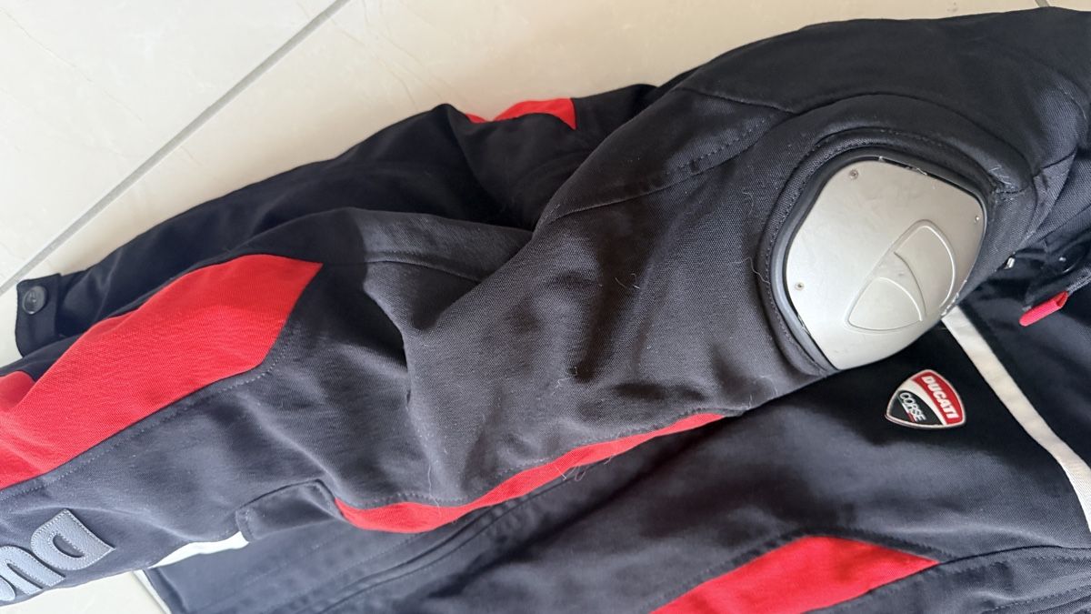 Giacche: Motorradjacke Damen Ducati Gr. 38 – Usato da Weesen venduto da Franziblitz 4