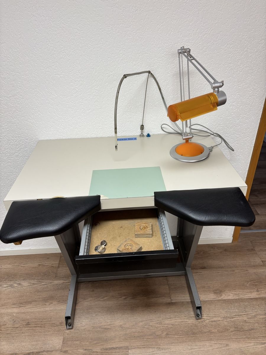 Banchi da lavoro: Établi d’horloger (2 pièces) – Usato da St-Imier venduto da ic.27 4