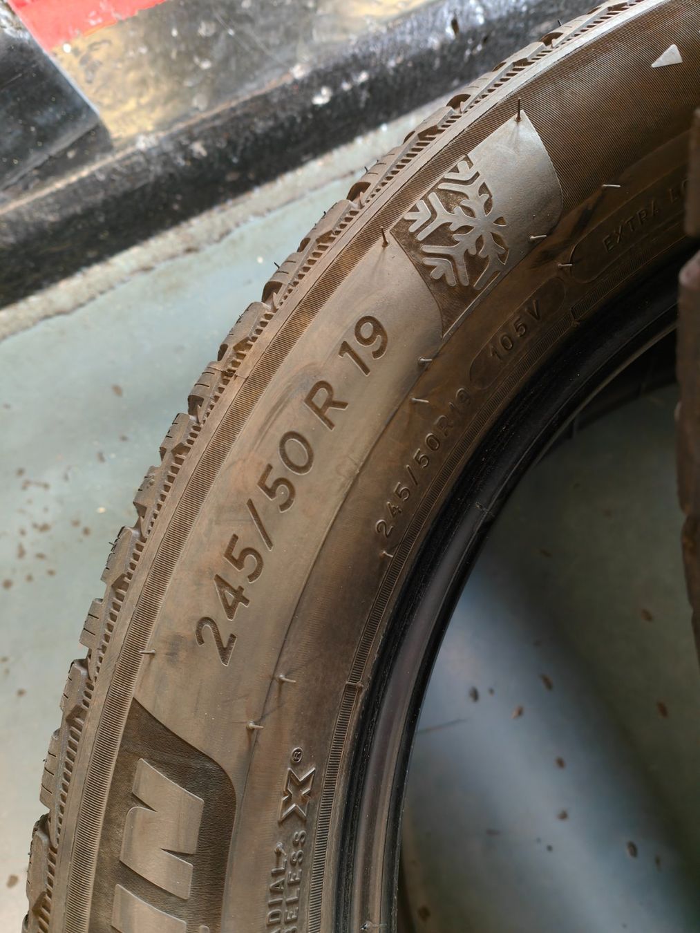 Michelin Pneumatici & Ruote complete: Winterreifen 245/50 R19 – Usato da Oberengstringen venduto da Reifen-Lagerverkauf 3