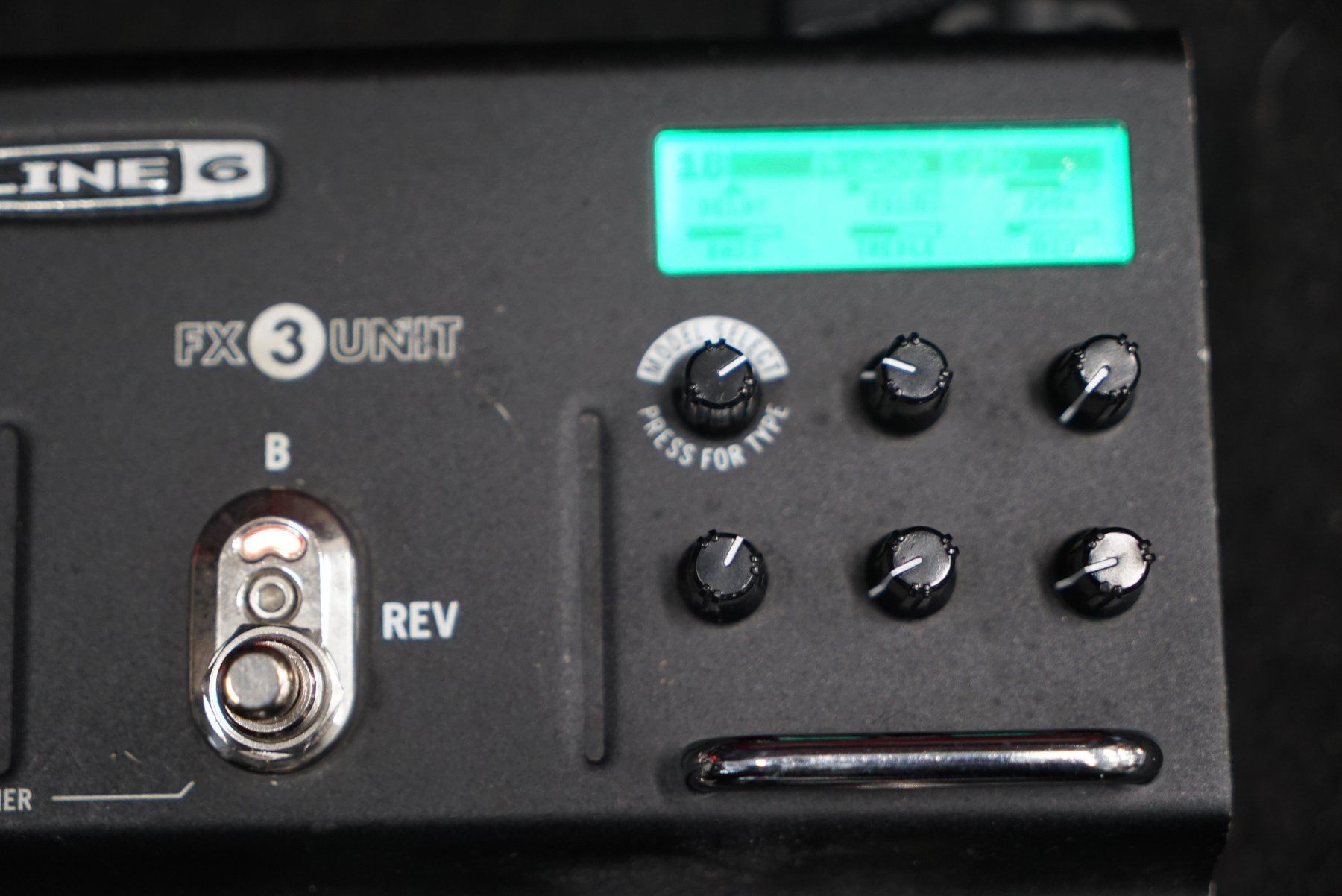 Line 6 Strumenti musicali: Line6 M9 Stompbox Modeller Bodeneffektgerät – Usato da Ortschwaben venduto da Musictrade 2