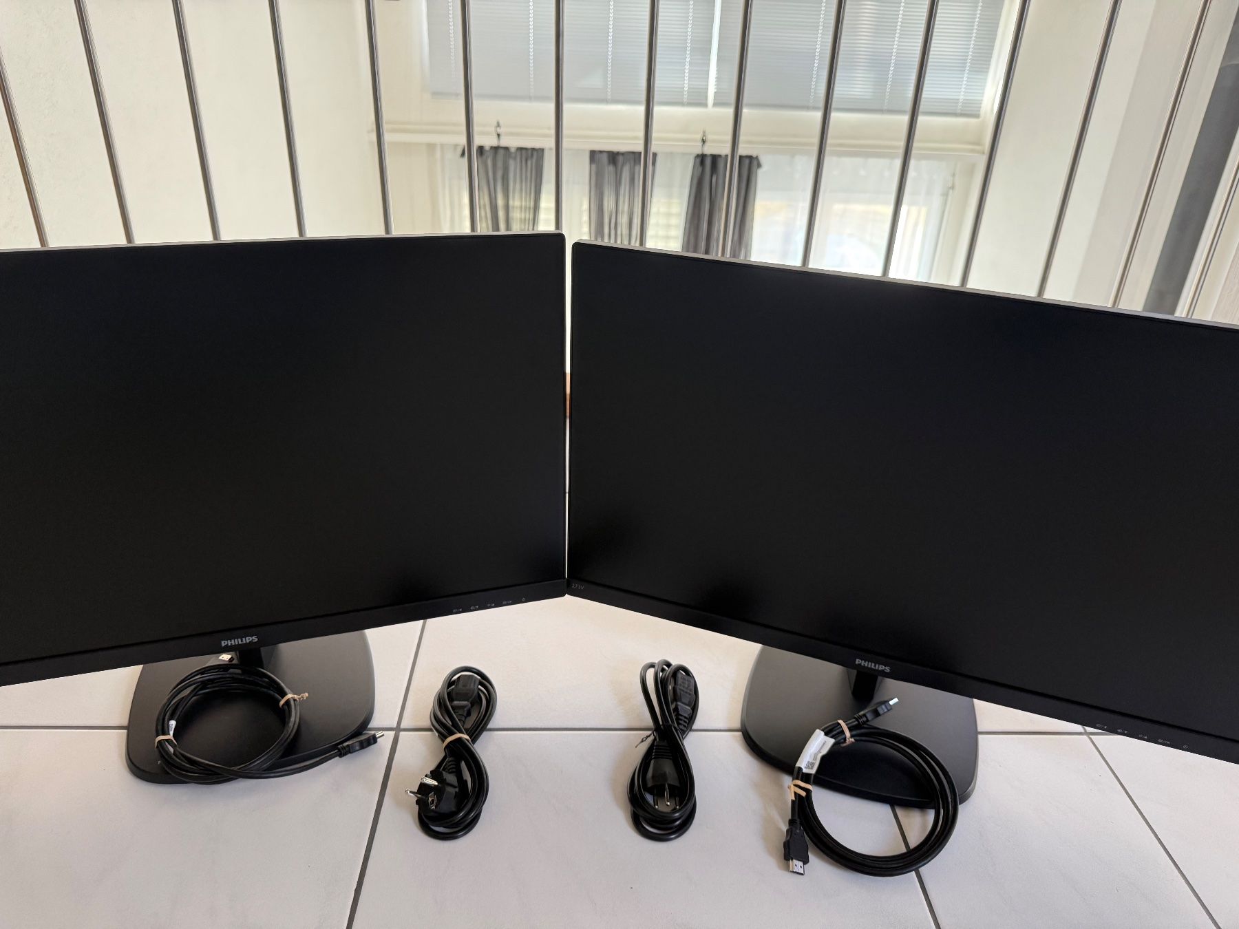 Philips Monitor: 27 Zoll Monitoren von Philips – Usato da Kollbrunn venduto da BigMen05