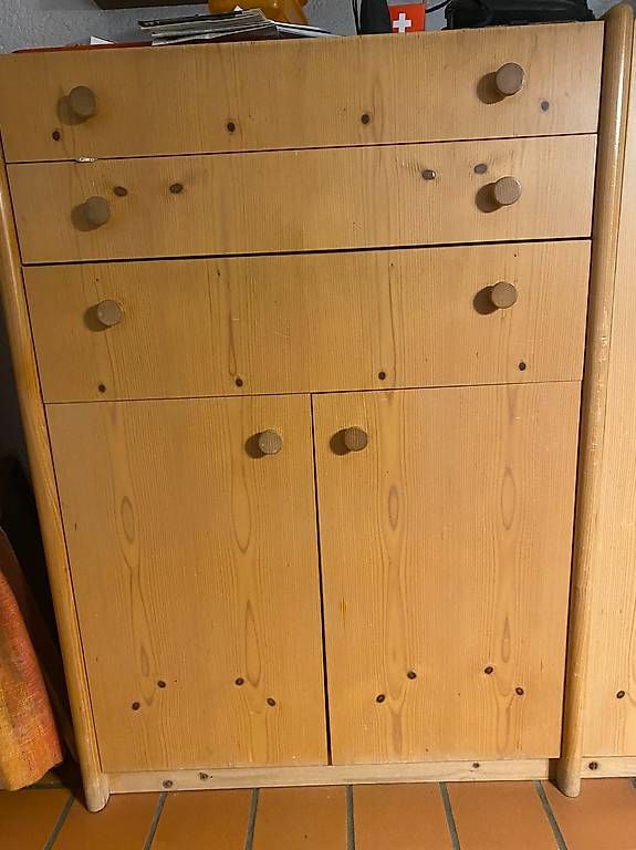 Armadi: Massivholz Schrank  – Usato da Forch venduto da KathrinW3