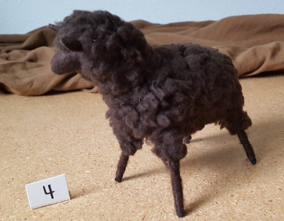Figuren: Schwarzenberger Krippenfiguren Schaf dunkelbraun N4 – Neu (gemäss Beschreibung) aus Abtwil SG von Roebi250 1
