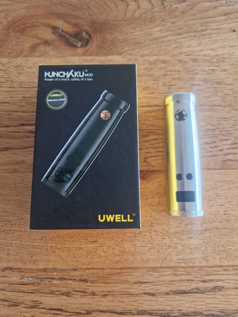 Uwell Altri Prodotti per fumatori: Vape Uwell Nunchaku Mod + zwei Tanks – Usato da Bülach venduto da Lukas_ZRH 1