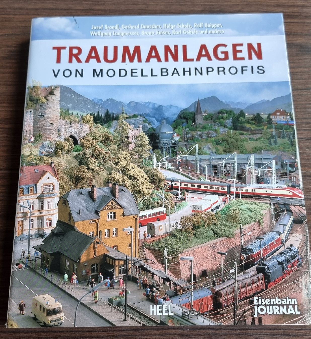 Modellini di ferrovie: Traumanlagen von Modellbahnprofis – Usato da Au ZH venduto da Krokodil08