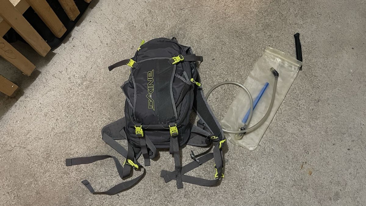 Dakine Zaini: Dakine Bikerucksack – Usato da Brütten venduto da mivo-sales