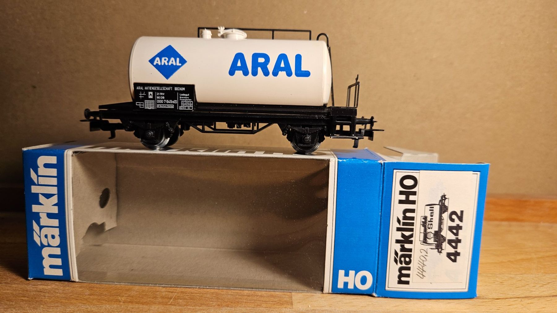 Märklin Modelleisenbahnen: Märklin H0 Kesselwagen ARAL – Gebraucht aus Brüttelen von frediwellensitich