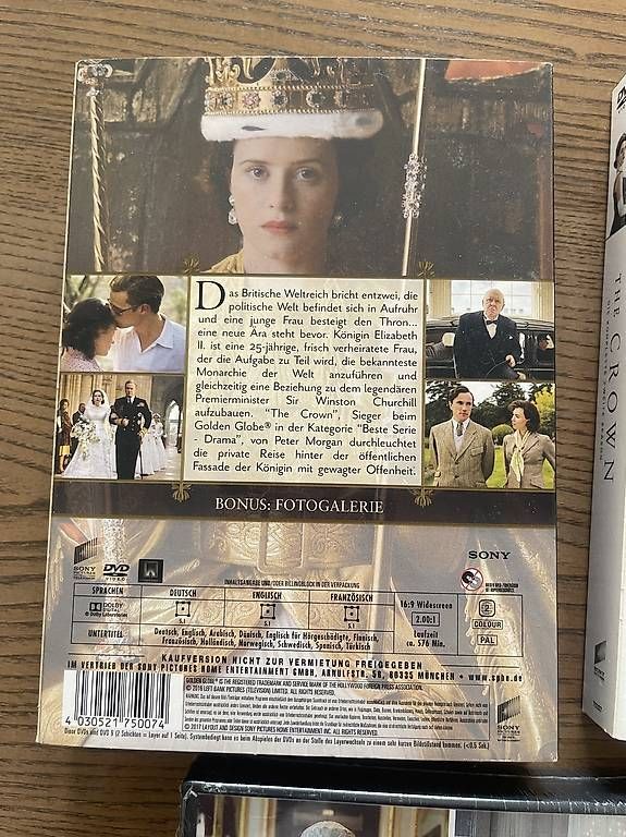 Tutti i DVDs: DVD SET The Crown Staffeln 1-5 – Usato da Zollbrück venduto da Mmartin72 1