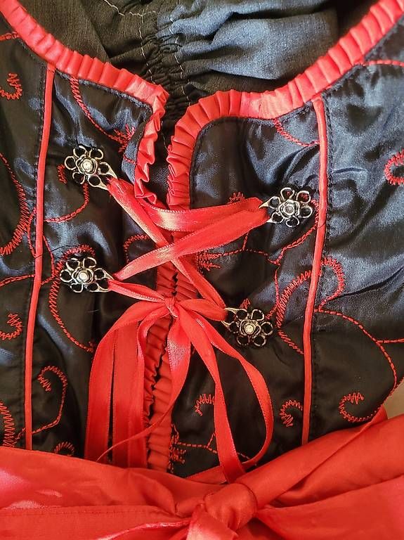 Robes: Dirndl – D'occasion à Therwil par t_a_n8wj 1