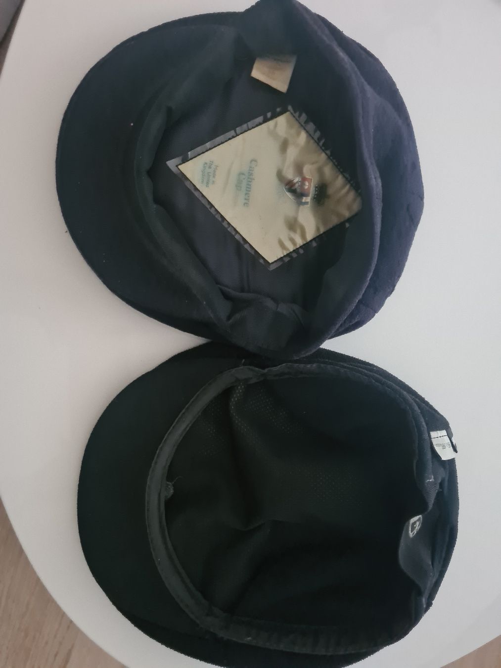 Copricapi, berretti & cappellini: 2 Baskenmütze Gr. 56 – Usato da Steinen venduto da turbogeiss99 1