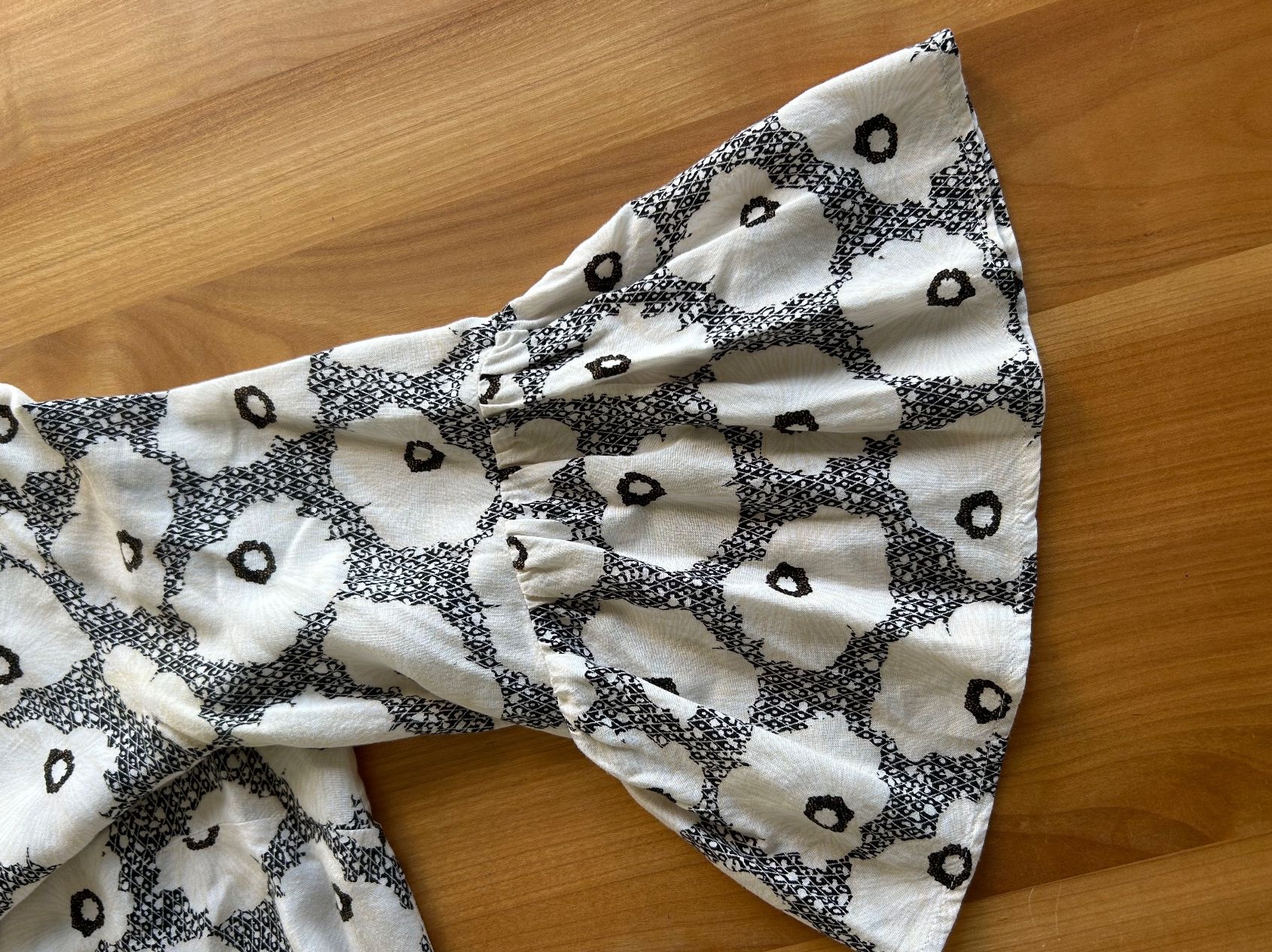 H&M Blusen: Bluse mit Blumenmuster – Gebraucht aus Schliern b. Köniz von mar_6wsv 3