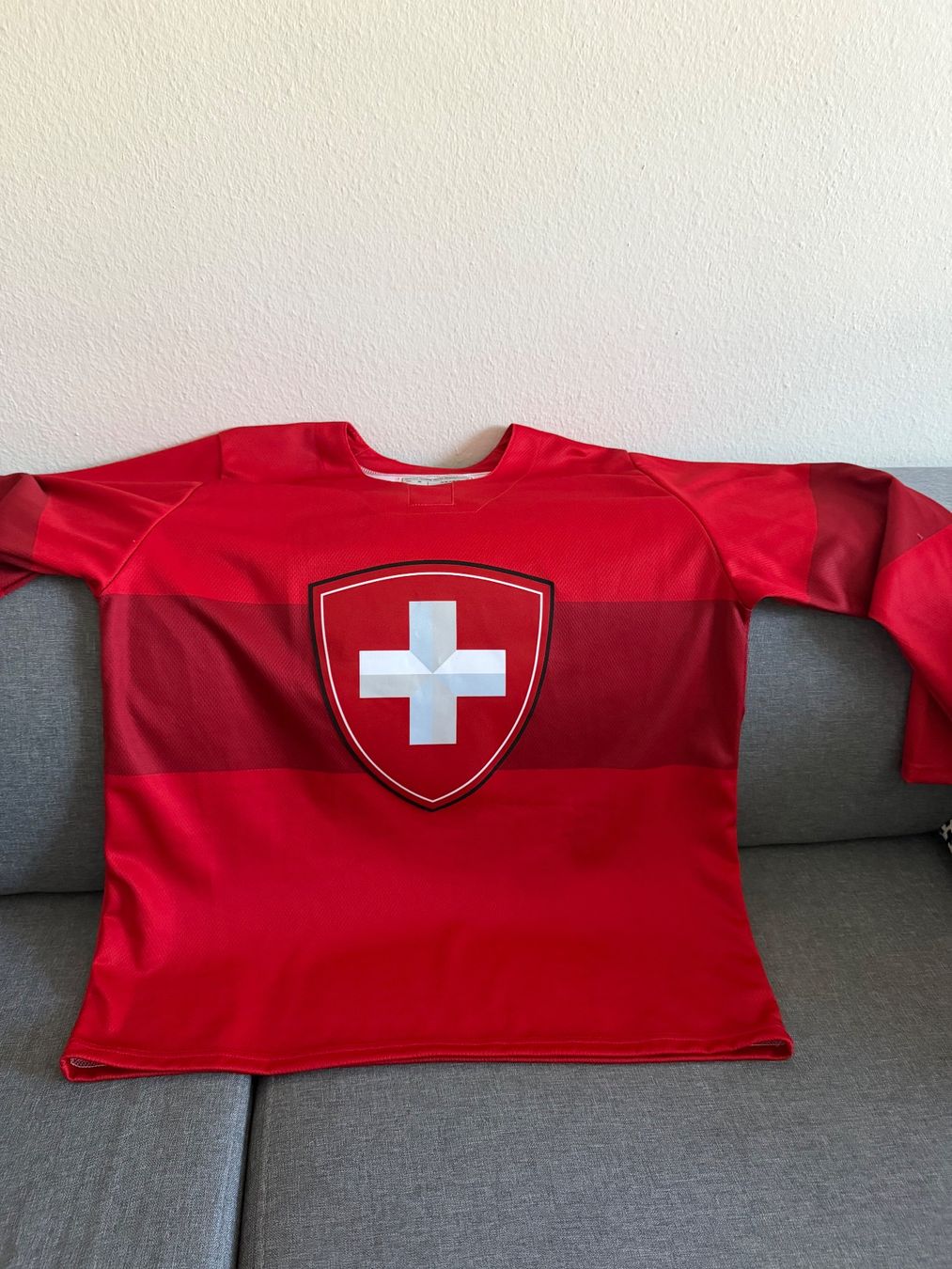 Schweizer Nati Maillots de corps & Pantalons: Schweizer Eishockeynati Trikot – Neuf (Voir description) à Zürich par liechmi