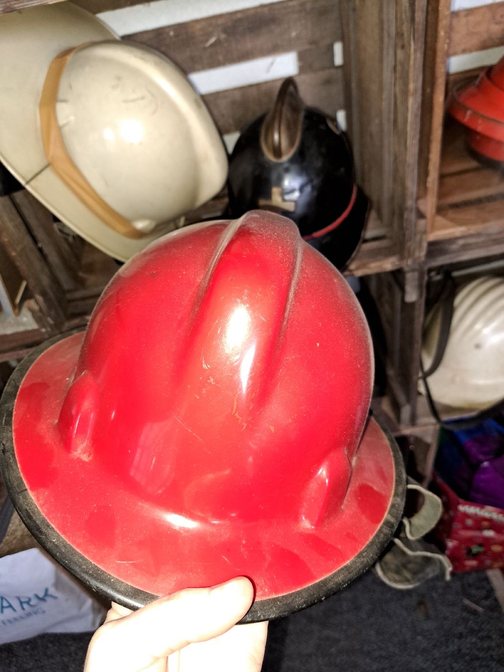 Pompieri: Vintage Feuerwehrhelm  – Usato da Kölliken venduto da Upcycling-by-Mc-TAM 2