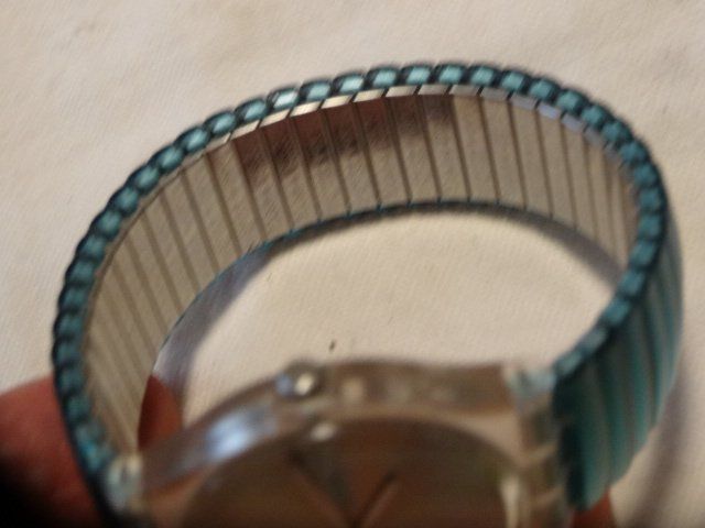 Swatch Montres: S-WATCH HERREN UHR,QUARTZ.SWISS MADE.TAG.DATE.LÄÜFT – D'occasion à zürich par ahmad01 7