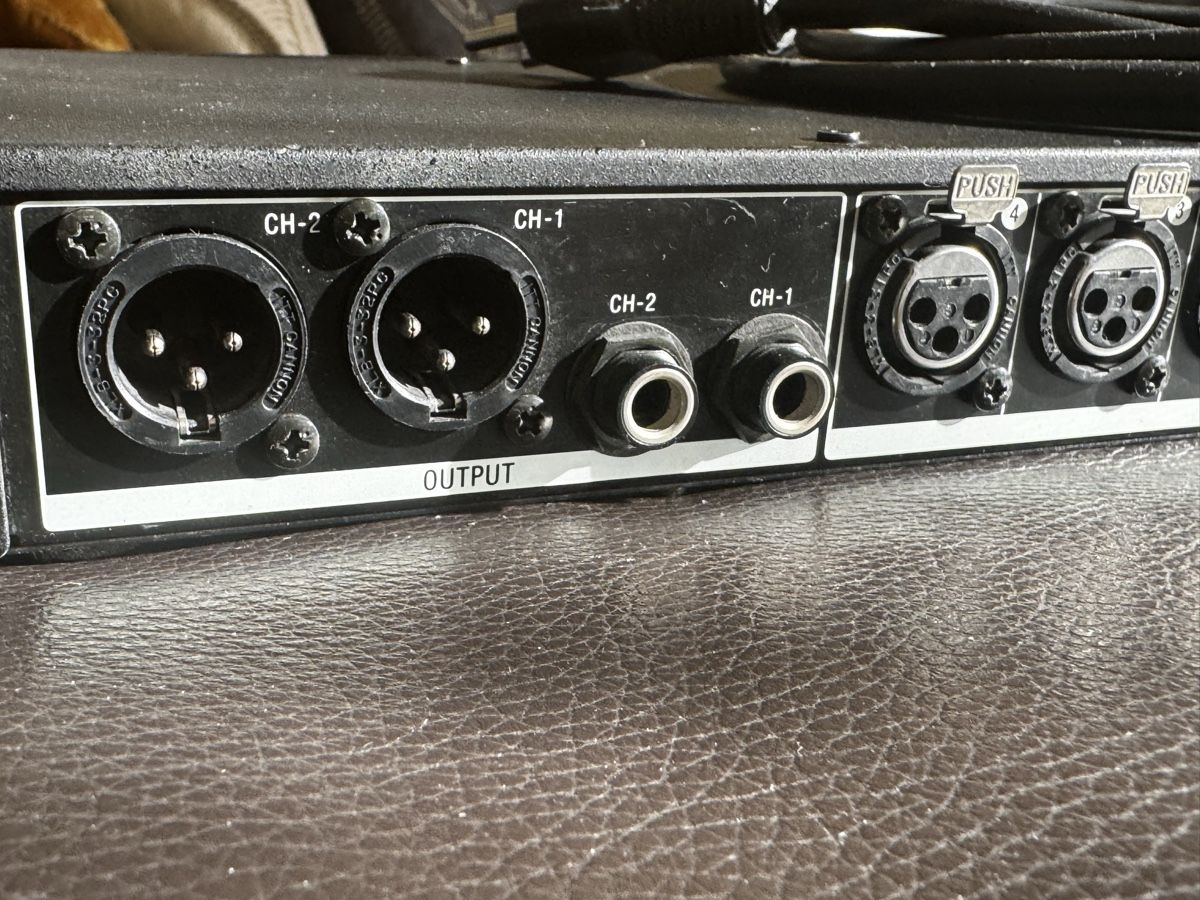 Sony Console di mixaggio: Sony MU-X051 Audio Mixer – Usato da Zürich venduto da 1cut2 5