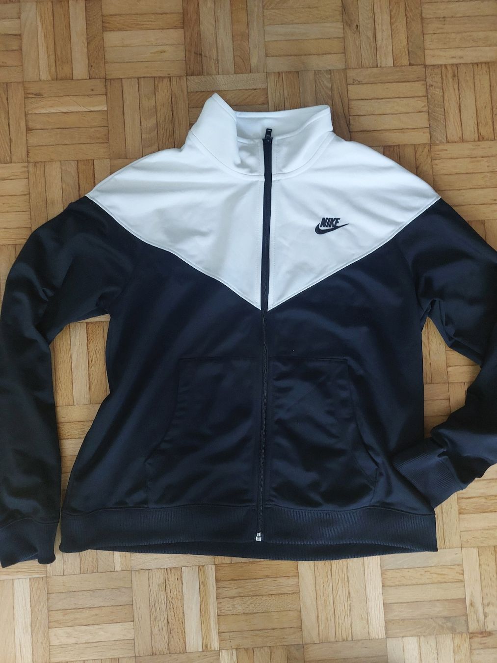 Nike Vestes: Nike Trainingsjacke L – Neuf (Voir description) à Rosshäusern par ter_z9gp