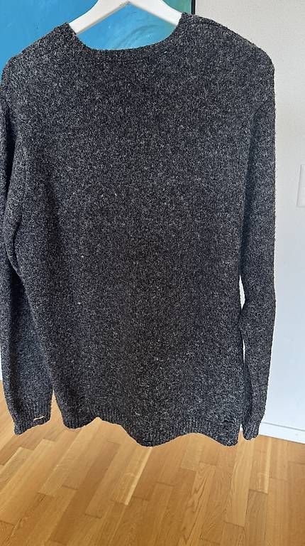 Pullover & Sweatshirts: GUESS Herren Strickpullover Gr. M  Dunkelgrau – Gebraucht aus Liebefeld von BernVerkaufAnkauf 2