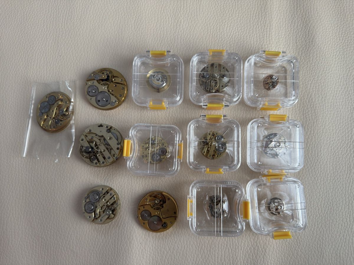 Orologi: Lot de 13 mouvements  – Usato da Posieux venduto da Angeles82