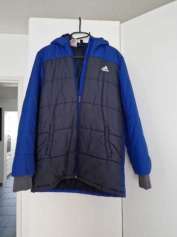 Vestes & Manteaux: Winterjacke Adidas Gr. 176 – D'occasion à St. Gallen par ste_fq9h