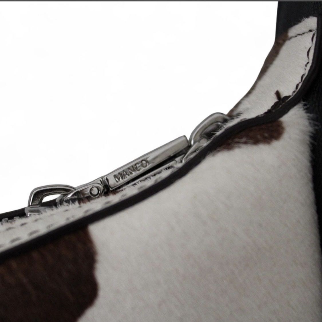 Mango Borse: Really cool cow patterned handbag from Mango. – Nuovo (secondo la descrizione) da Zürich venduto da jul_92ld 2