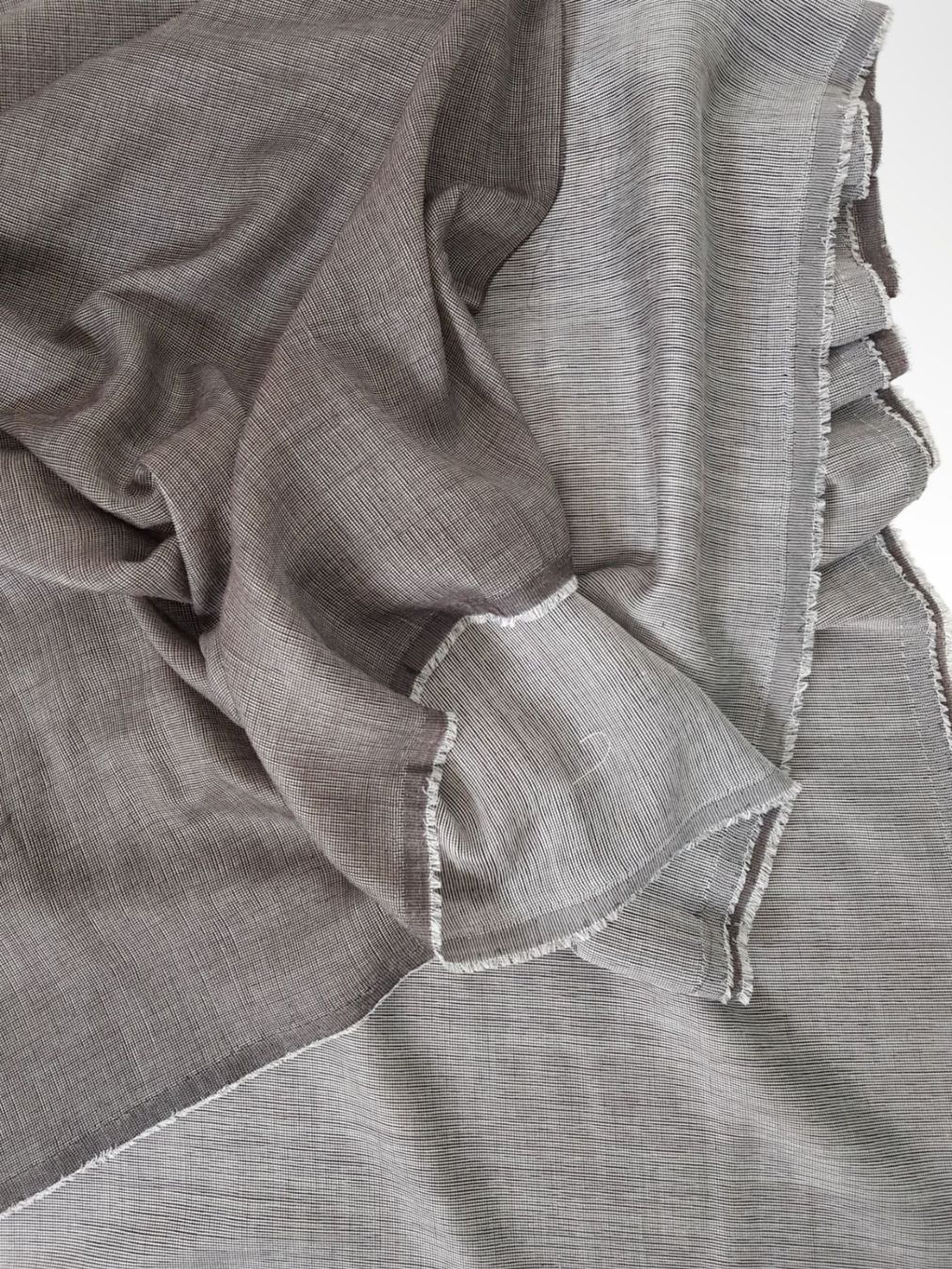 Stoffe: Stoffrolle Taupe 21.04 x 1.65 Meter – Gebraucht aus Suhr von Restwert_Suhr 4