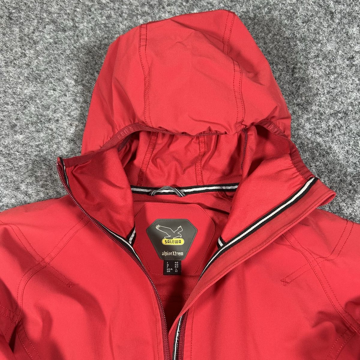 Salewa Giacche: Salewa AlpineXtrem jacket sport  – Nuovo (secondo la descrizione) da La Sagne NE venduto da Matlasape 1