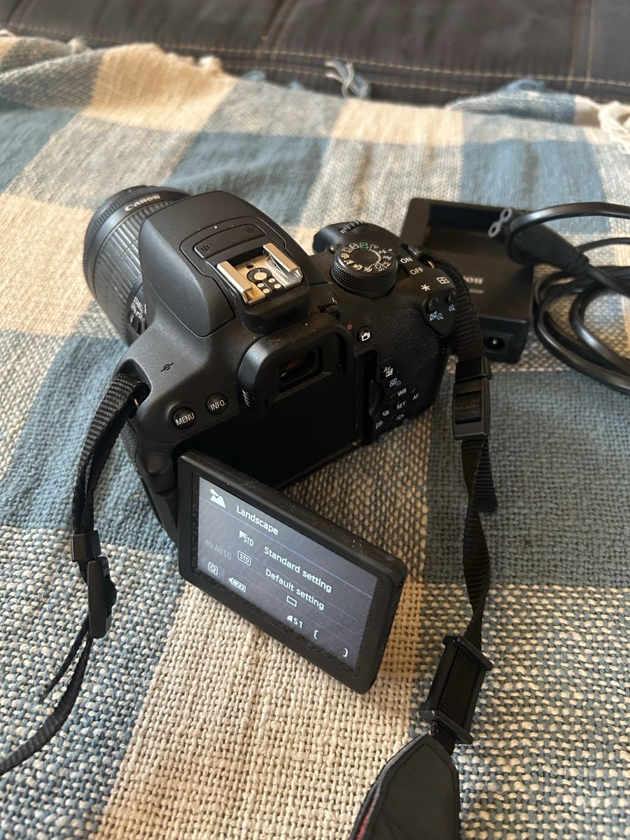 Canon Fotocamera: Kamera CANON EOS 700D – Usato da Trubschachen venduto da Oschtschwiizer 3