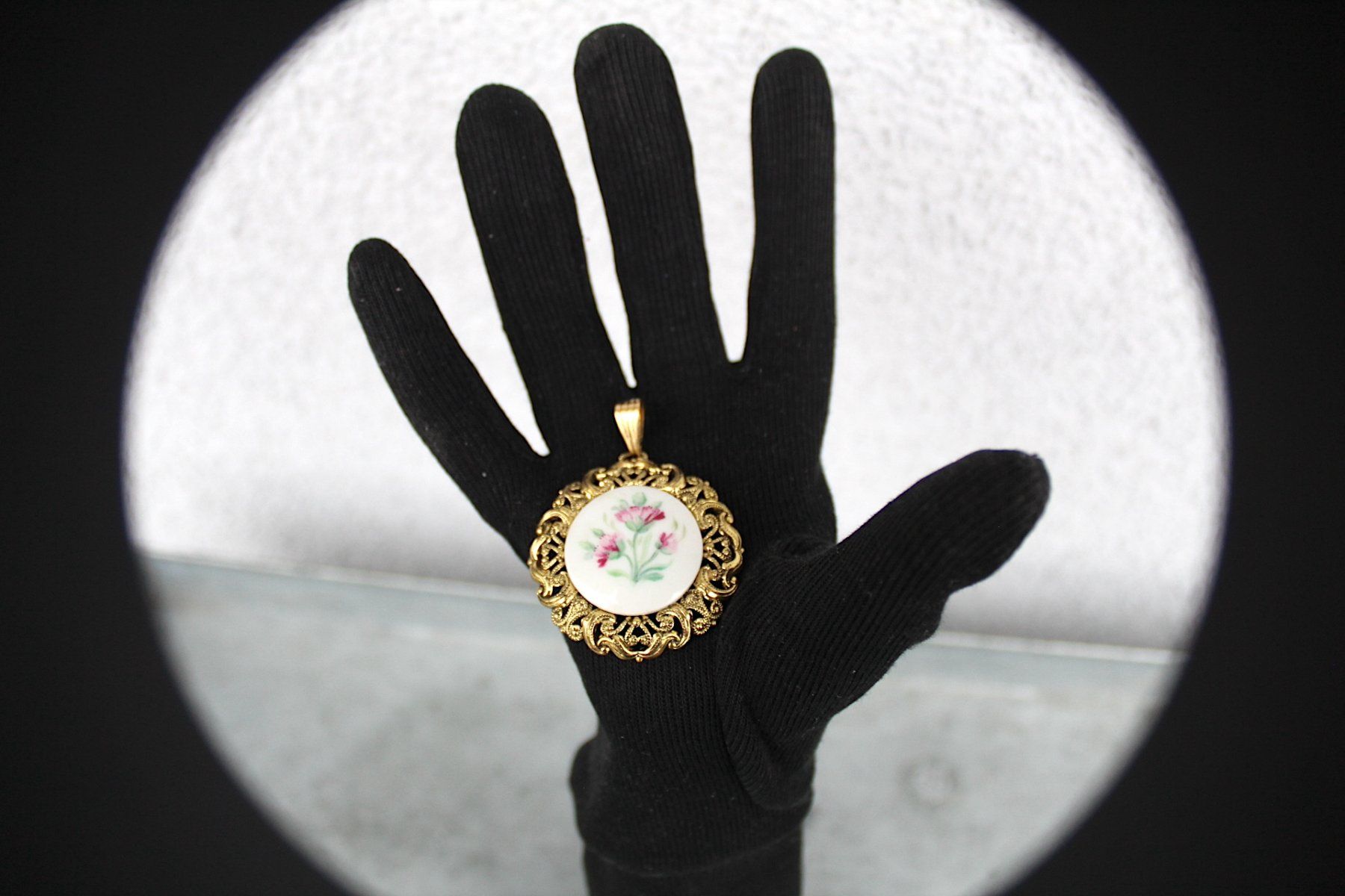 Pendentifs: Anhänger mit Porzellan. – D'occasion à Locarno par madame-tus-sauds 3